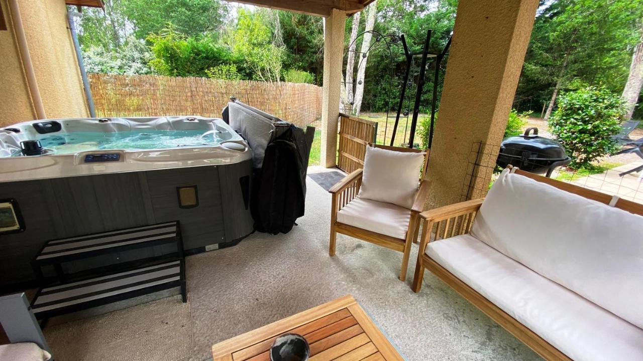 Gite A La Campagne Avec Jacuzzi 아벵상 외부 사진